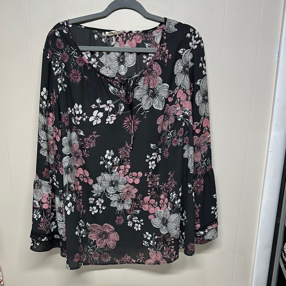Style & Co Floral 3/4 Bell Sleeve Blouse in Pink and Gray